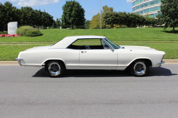 1965 Buick Riviera 