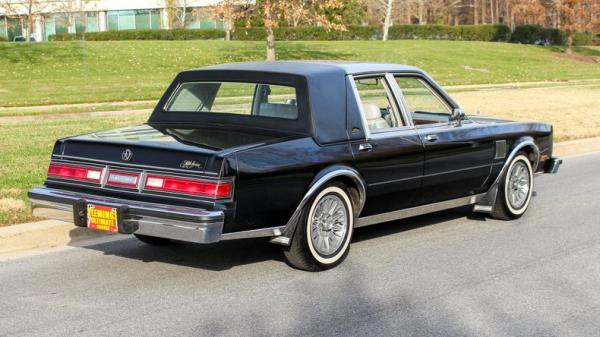 1985 Chrysler Fifth Ave 